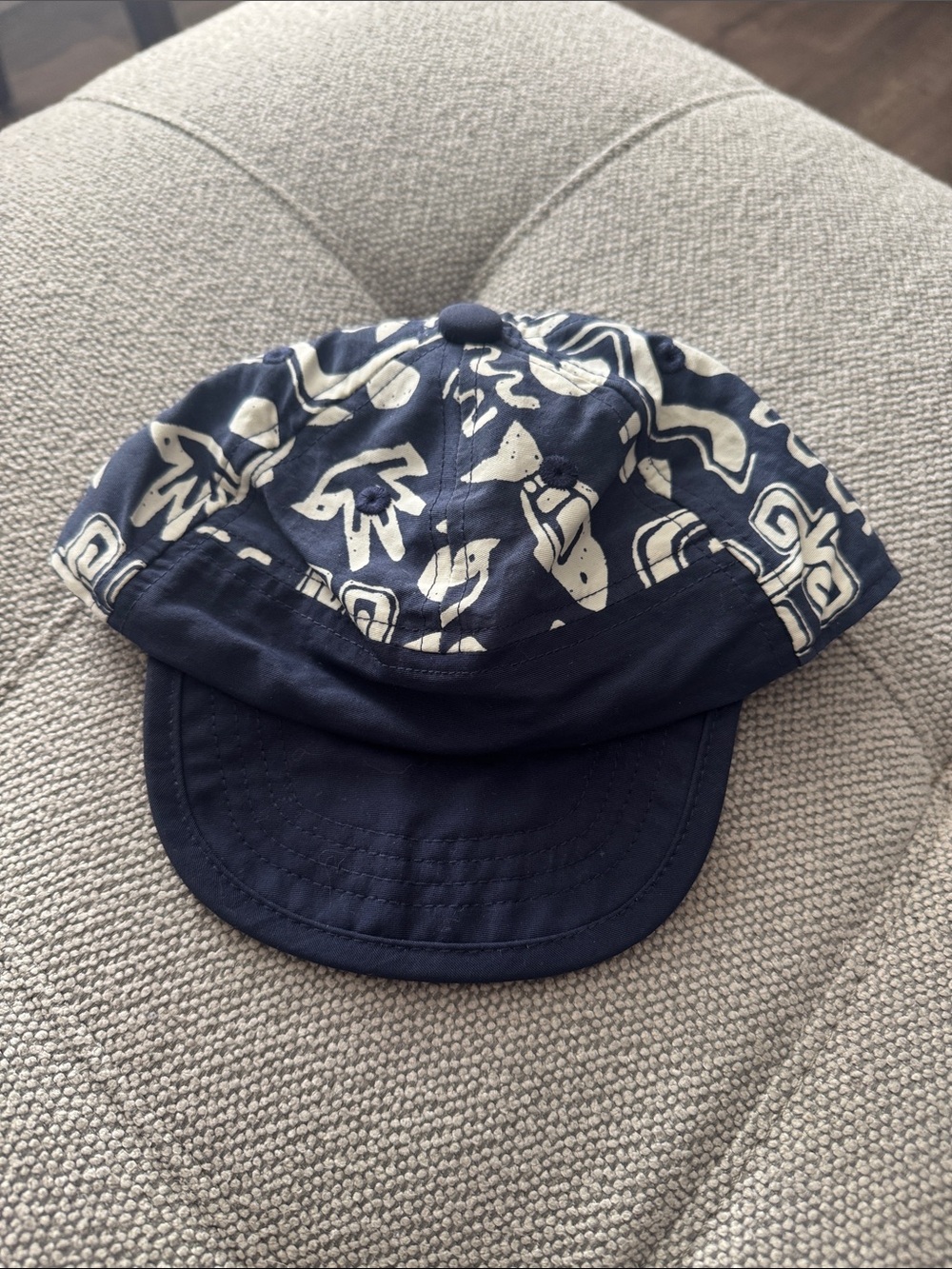 New without tags 12months Patagonia Baby Baggies Cap